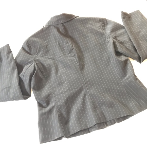 3x$25 Isaac Mizrahi pinstriped button down collar jacket - Picture 6 of 6